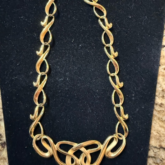 Vintage Erwin Pearl P.E.P. Gold-Tone Interlocked Twisted Design Choker/Necklace - Picture 3 of 6